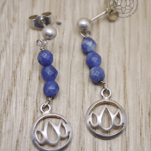 Silver small lotus stud earrings with sodalite beads