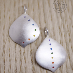 Nadi Silver Full 7 Chakra enamel pendant (size 6) with curb chain