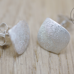 Nadi Silver Medium Earrings Stud (size 3)